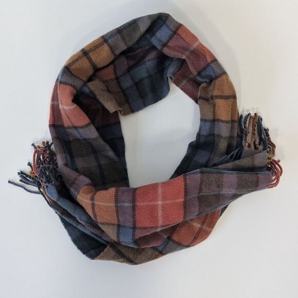 Highland Tartan Tweeds of Scotland 100% Lambswool Buchanan Antiques Scarf - Picture 4 of 10